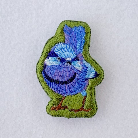 ムラサキオーストラリアムシクイ刺繍ブローチ