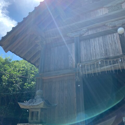 人の目には映らない、神の存在【光】。