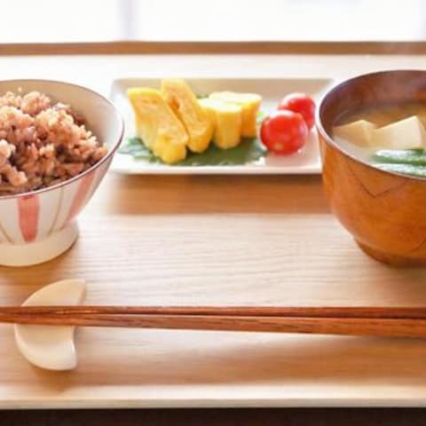 忙しい毎日でも無理なく続く、食事づくりをラクにする5つの工夫