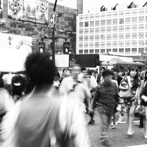 渋谷スクランブル交差点 「止まらない街」