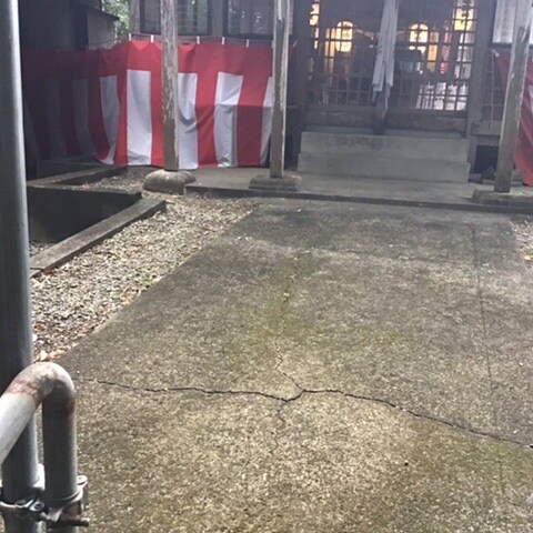 いつもお世話になっている神社様の掃除完了風景
