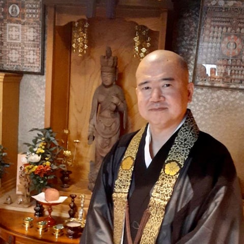 真言宗住職・阿闍梨として心を込めてご祈願