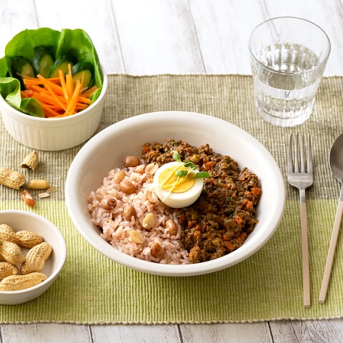 ピーナツご飯とキーマカレーの調理と撮影
