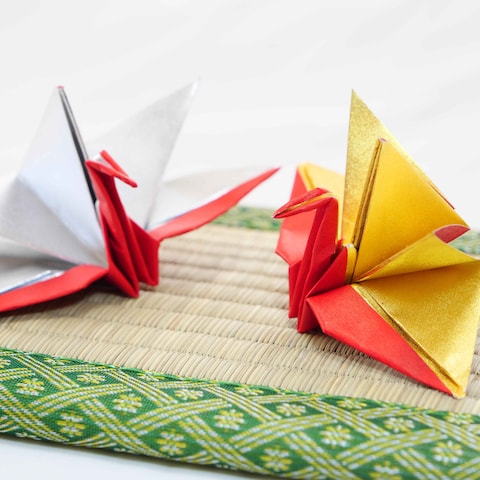 祝い鶴の折り紙（１）