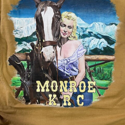 フィールドジャケットにMモンローと馬を手描きペイント