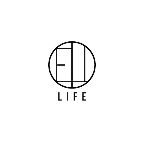 LIFEという会社のロゴ