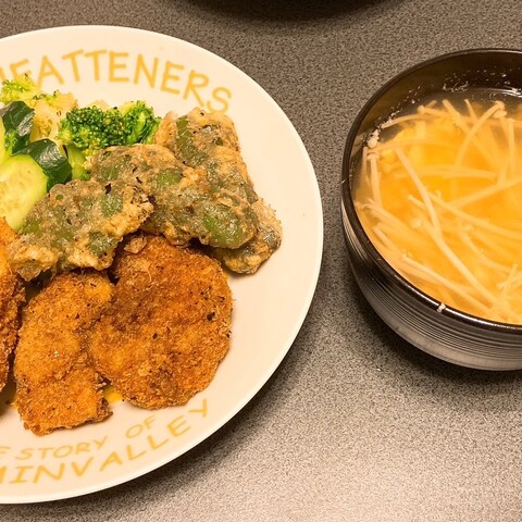 トンカツ食べて自分に勝つ！力つけて明日もがんばろ！！