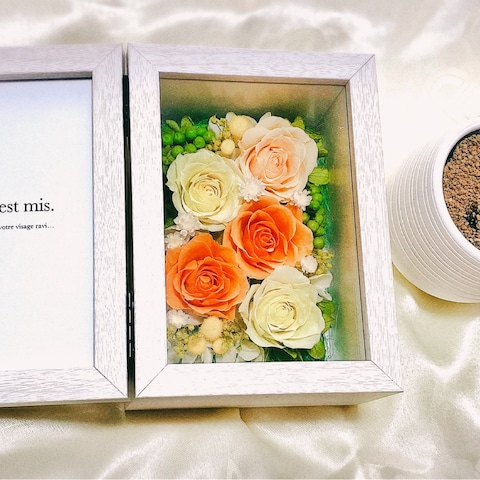 薔薇と緋牡丹（ヒボタン）