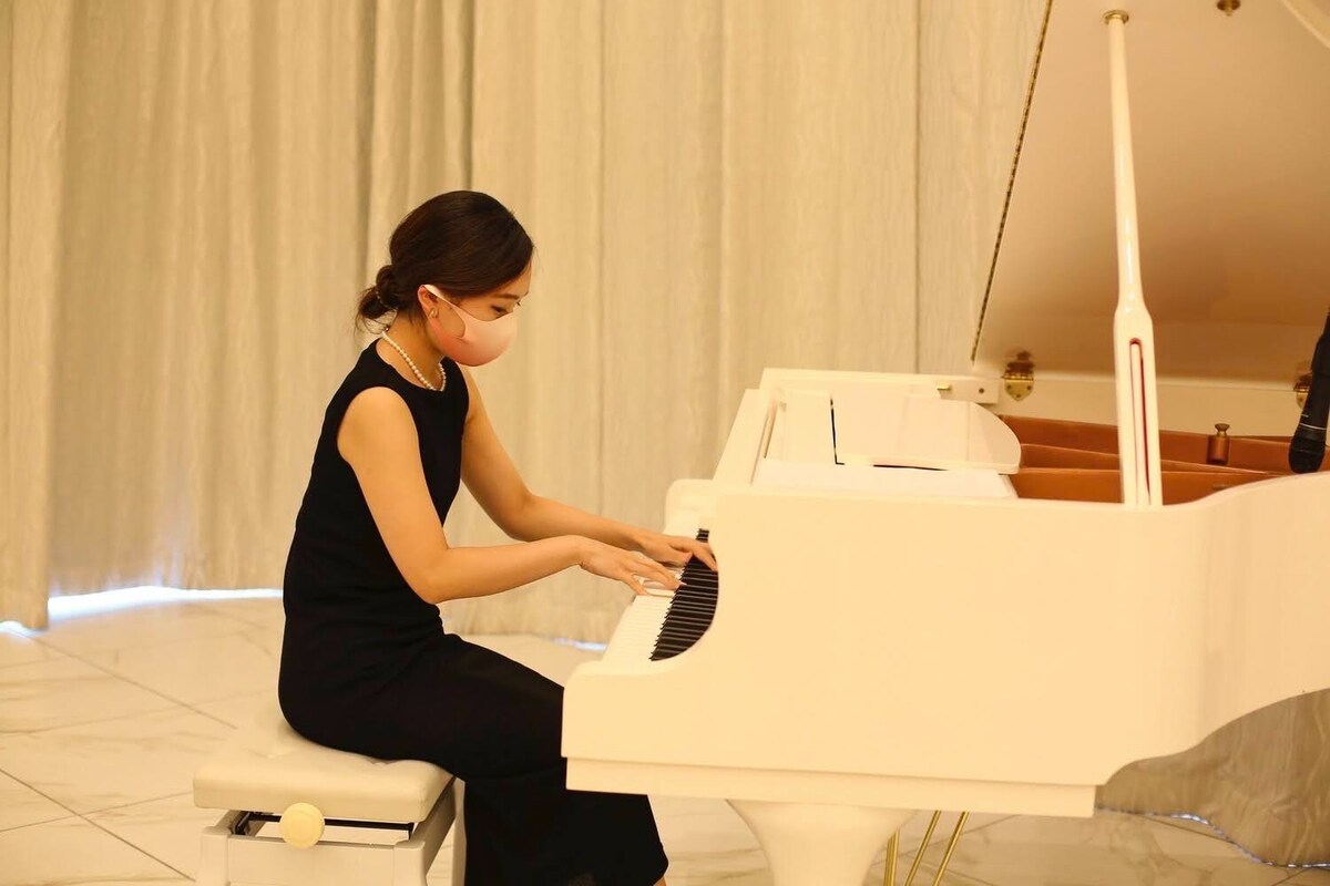 結婚式にてピアノ演奏