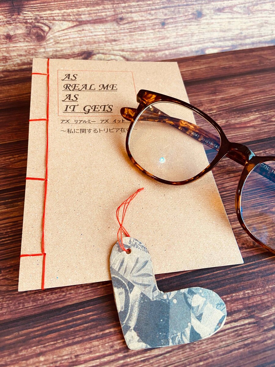 プロフィールブックAS REAL ME AS IT GETS