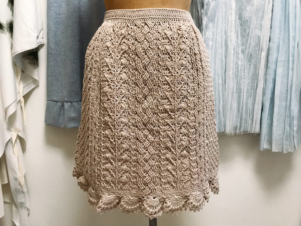 かぎ編みのスカート