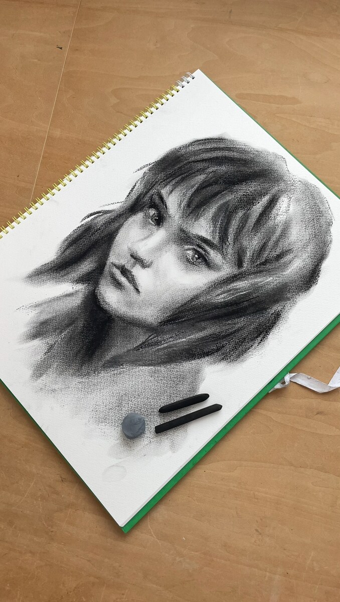 人物画（木炭画）