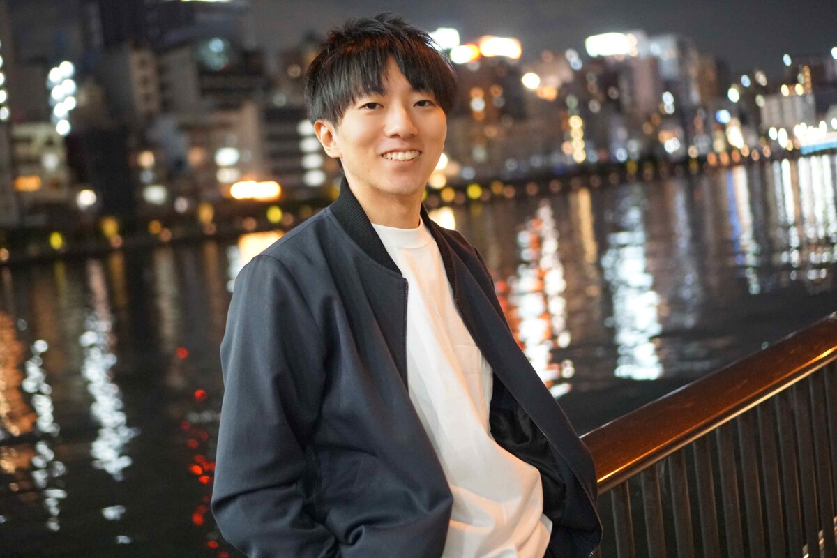 プロフィール写真の撮影（一般男性、夜景）