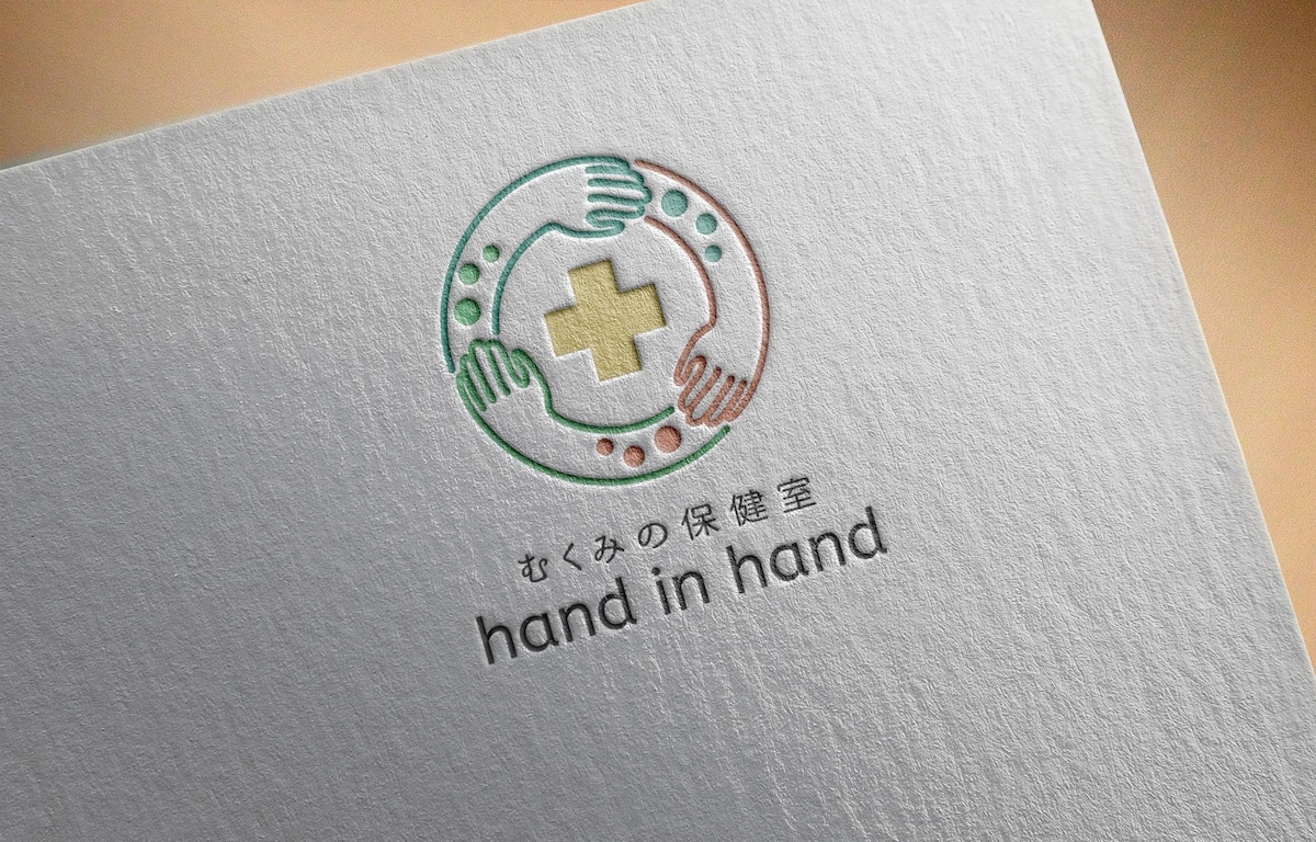「むくみの保健室　hand in hand」様のロゴマーク