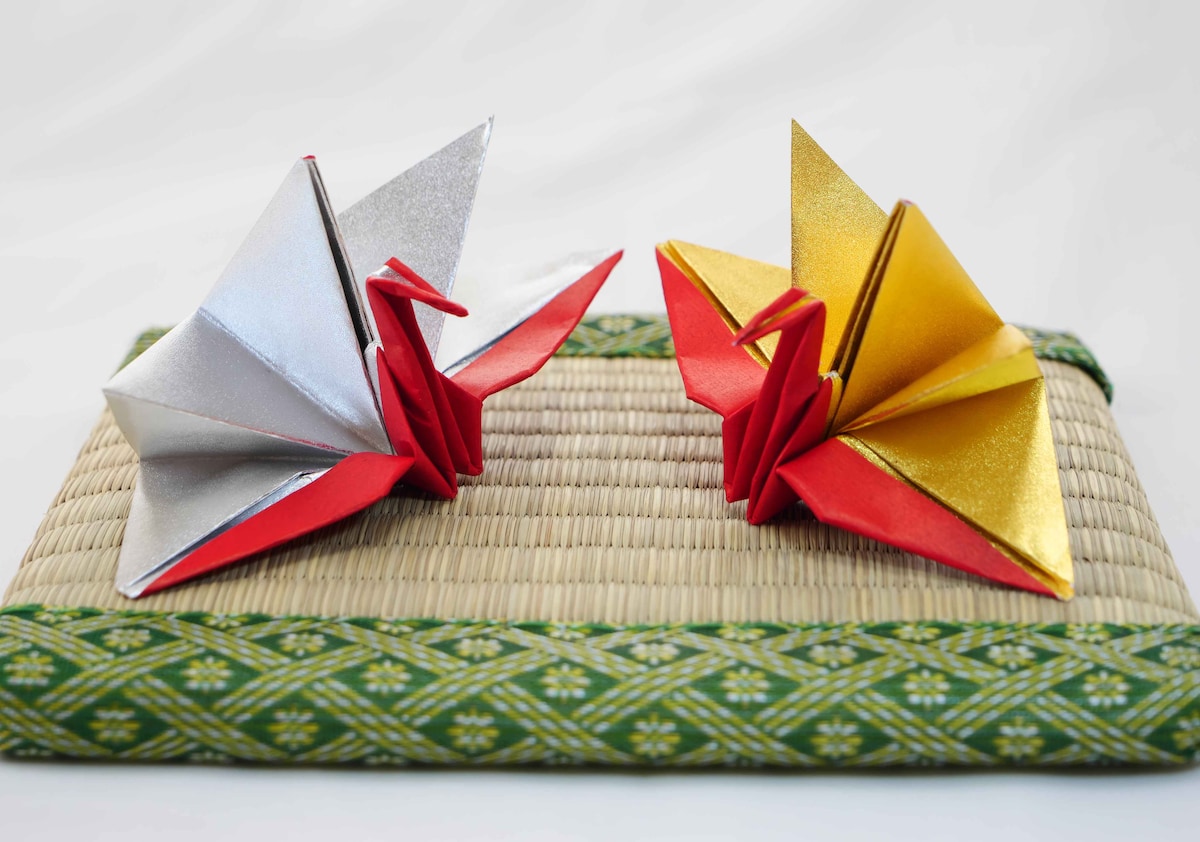 祝い鶴の折り紙（２）
