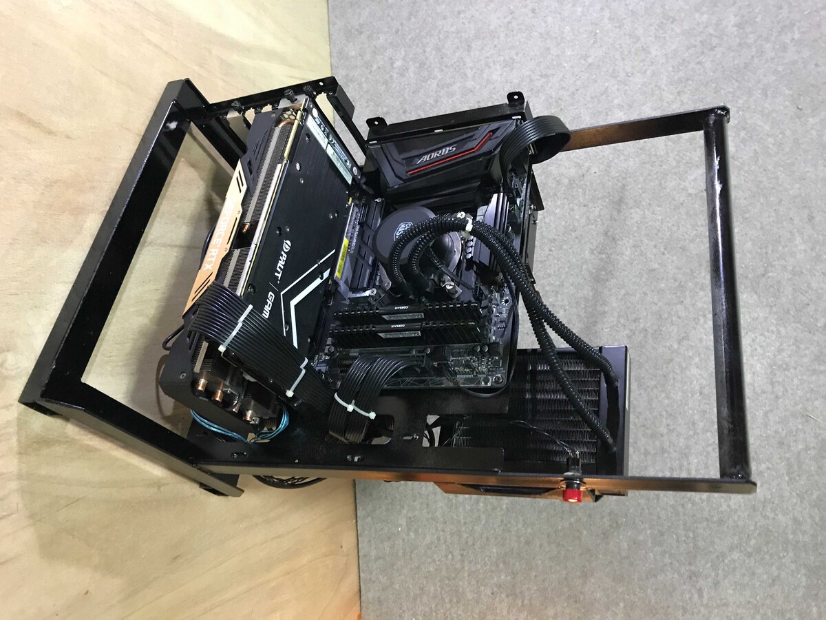 オープンフレームＰＣケースの自作